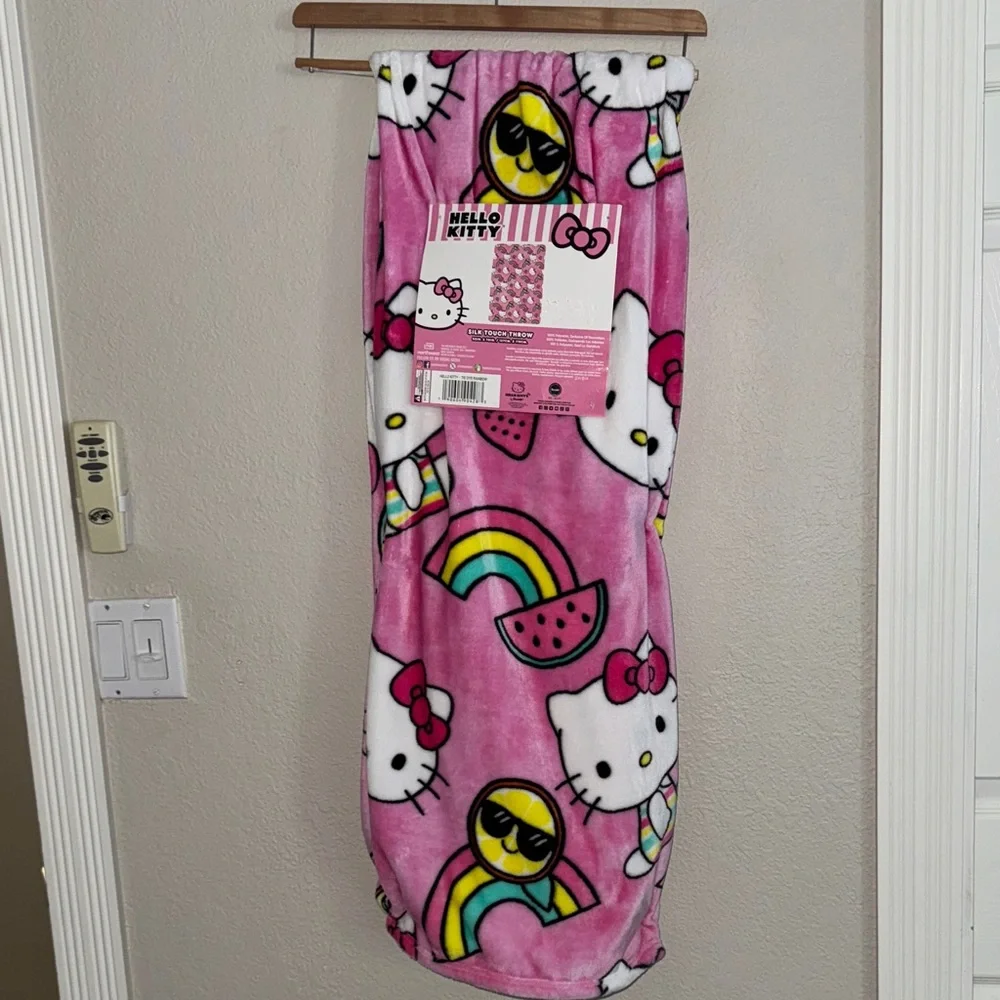 HELLO KITTY THE DYE RAINBOW THROW (FIRM PRICE)